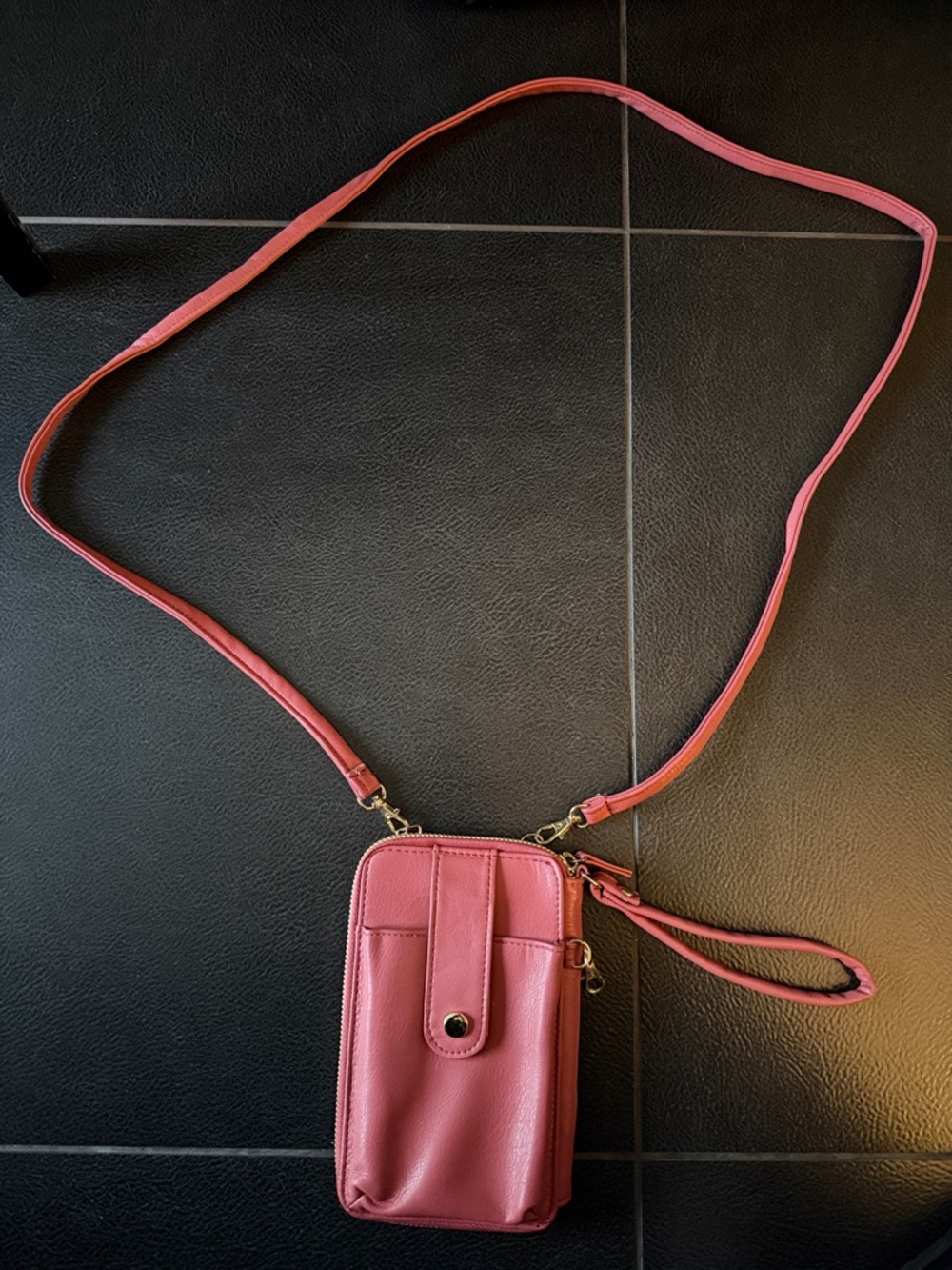 Compact Pink Crossbody Phone Bag - Women's Everyday Wristlet